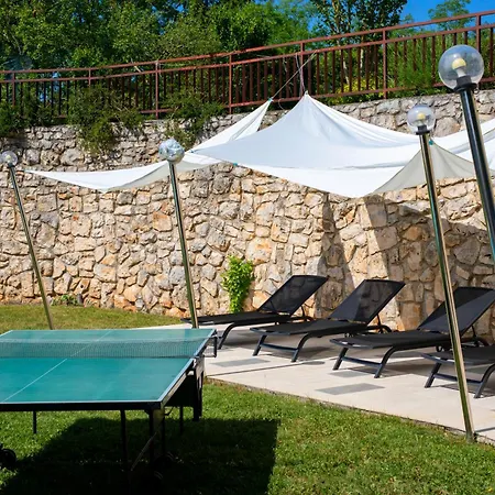 Romantic Sky With Pool And Garden Nedeščina