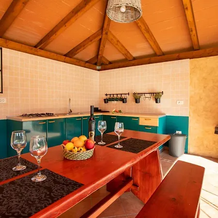 Romantic Sky With Pool And Garden Апартаменты