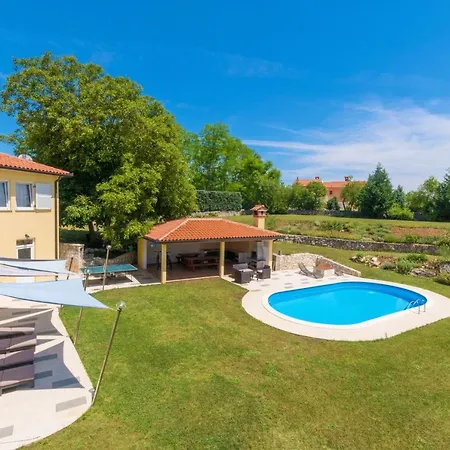 Апартаменты Romantic Sky With Pool And Garden